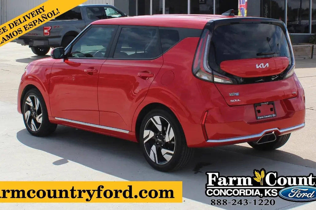 2023 Kia Soul GT-Line photo 1