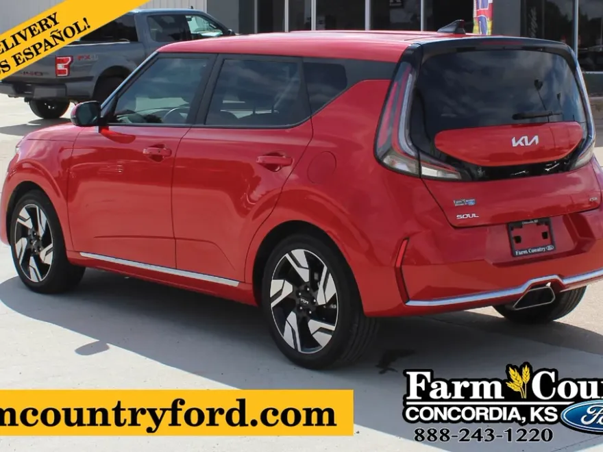 2023 Kia Soul GT-Line photo 1