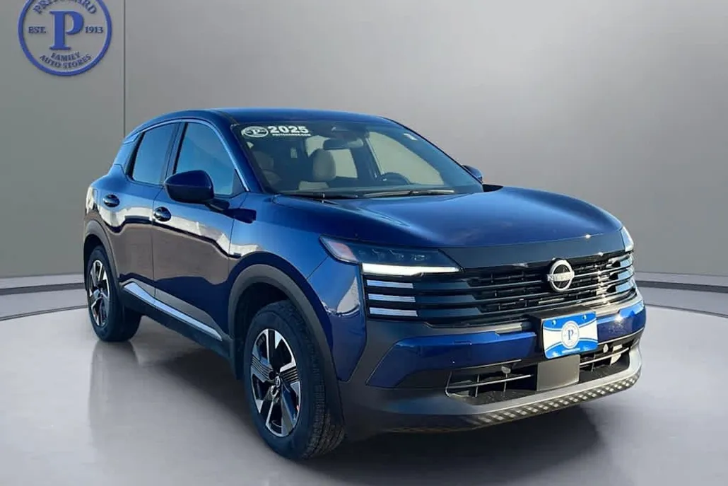 2025 Nissan Kicks SV photo 1