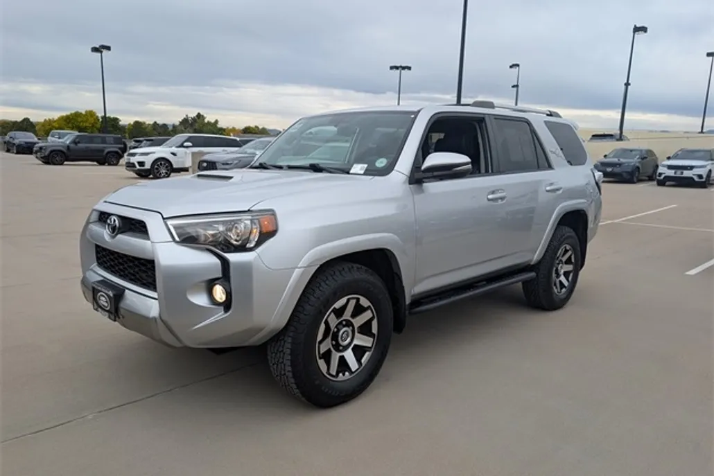 2017 Toyota 4Runner TRD Off-Road Premium photo 1