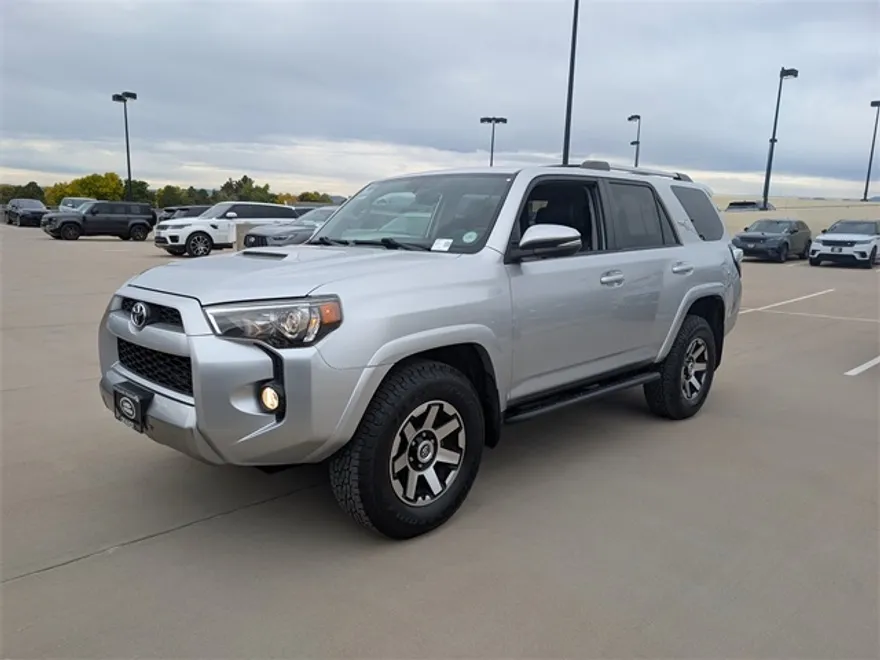 2017 Toyota 4Runner TRD Off-Road Premium photo 1