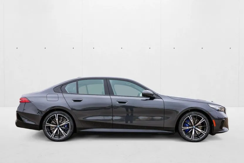 2026 Bmw 550e xDrive photo 1
