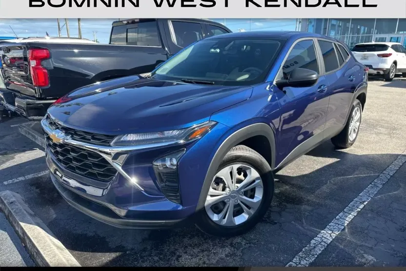 2024 Chevrolet Trax LS photo 1