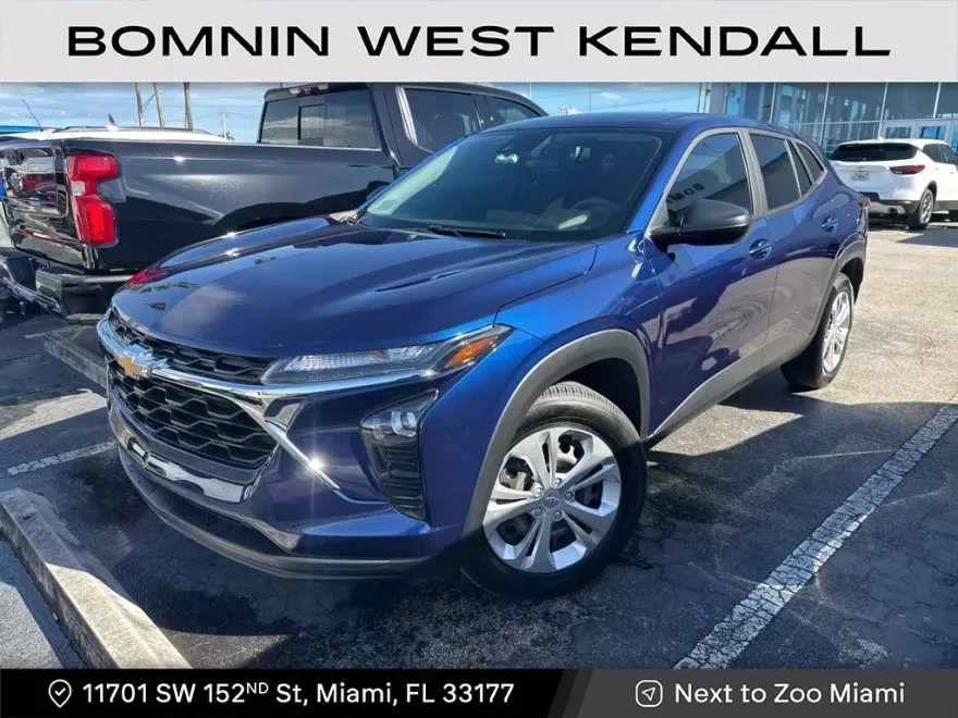 2024 Chevrolet Trax LS photo 1