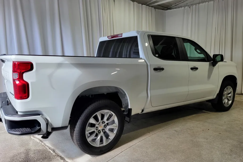 2025 Chevrolet Silverado 1500 Custom photo 1