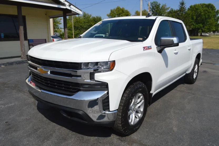 2019 Chevrolet Silverado 1500 LT photo 1