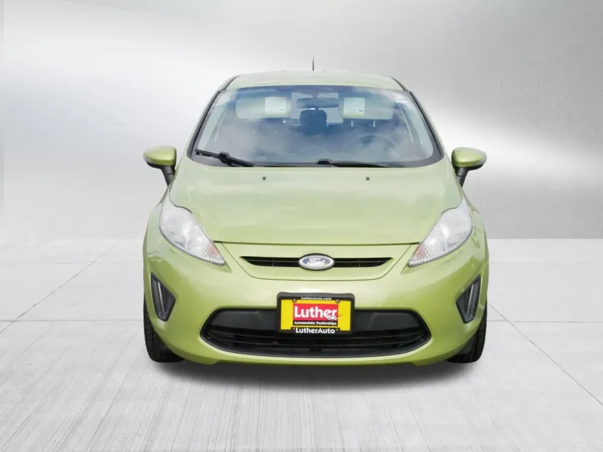2013 Ford Fiesta SE photo 1