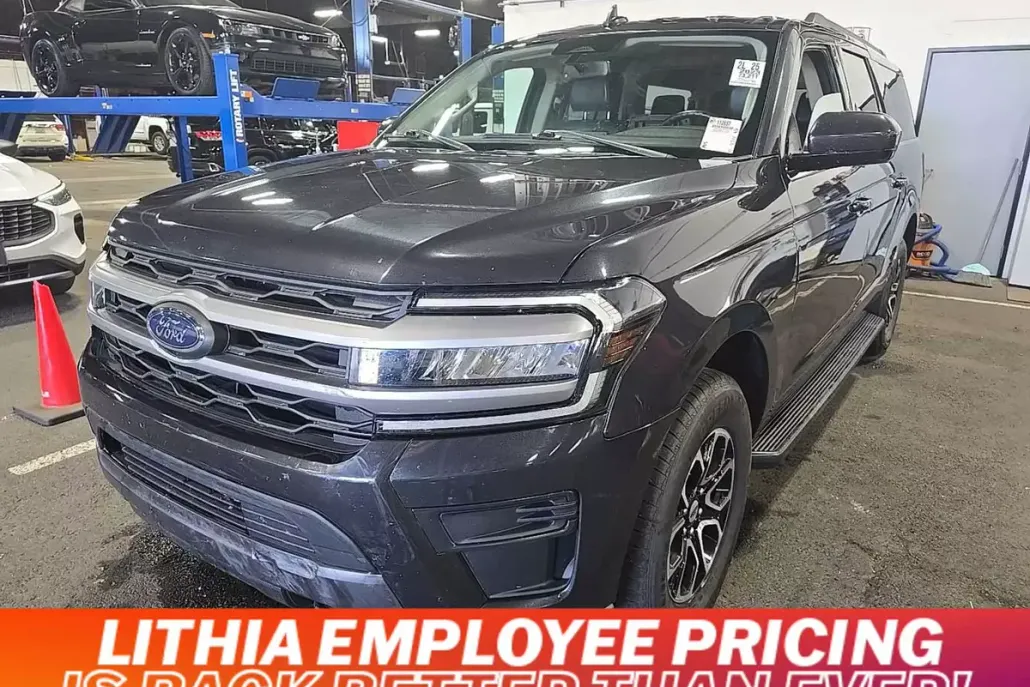 2023 Ford Expedition MAX XLT photo 1