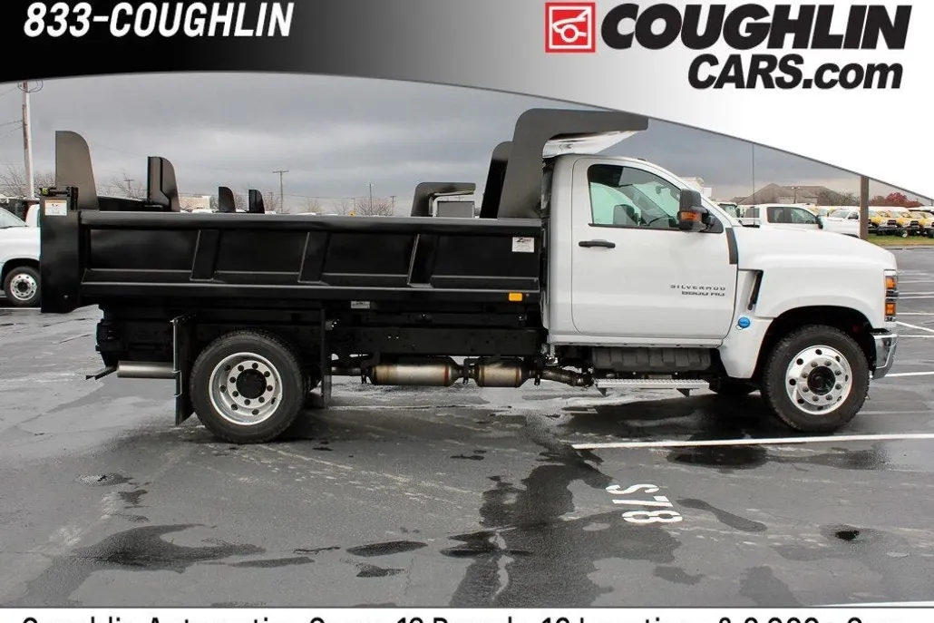 2024 Chevrolet Silverado 5500HD Work Truck photo 1