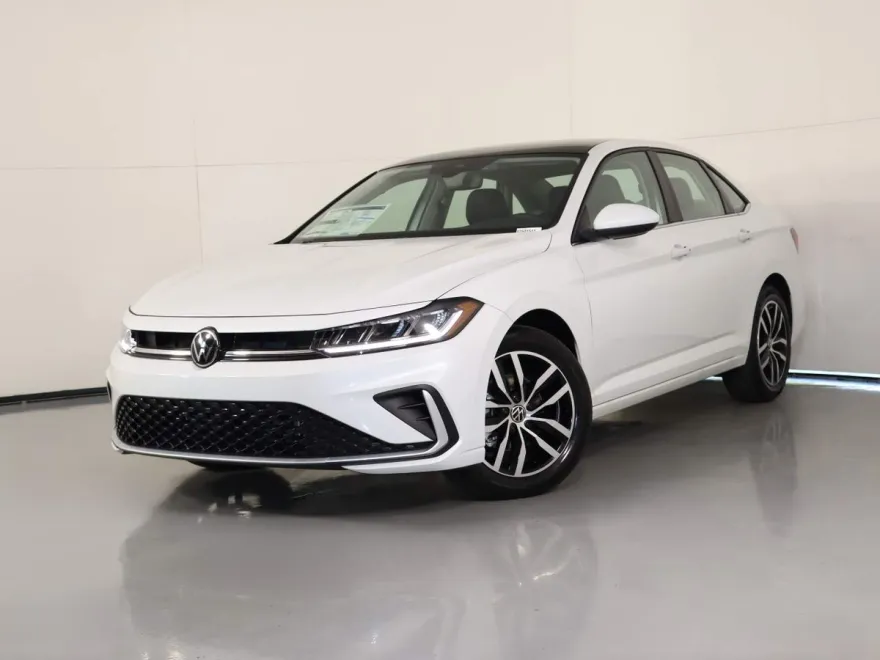 2025 Volkswagen Jetta SE photo 1