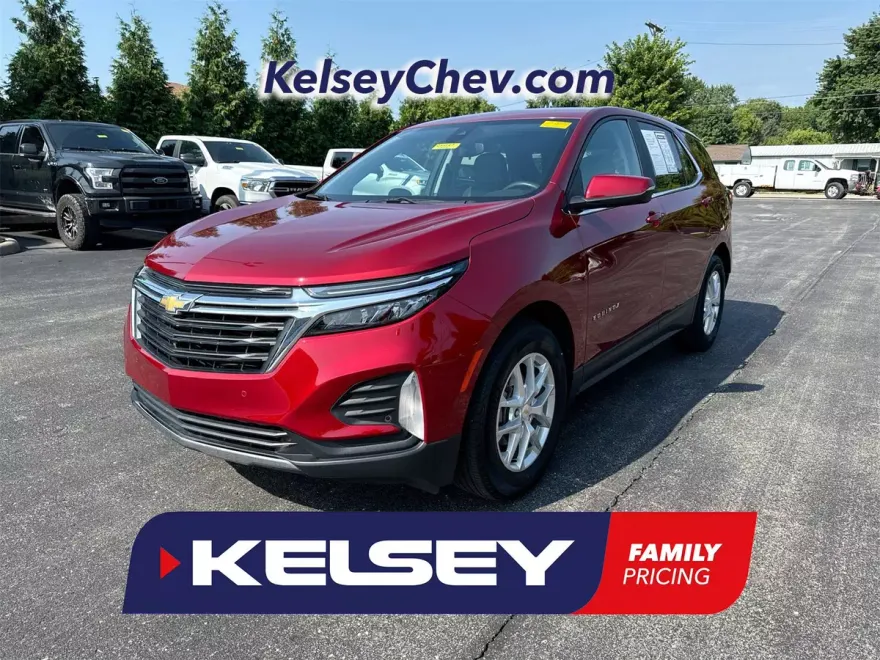 2023 Chevrolet Equinox LT photo 1