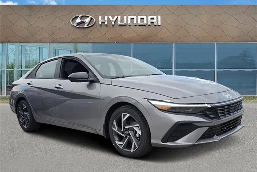 2025 Hyundai Elantra SEL Convenience photo 1