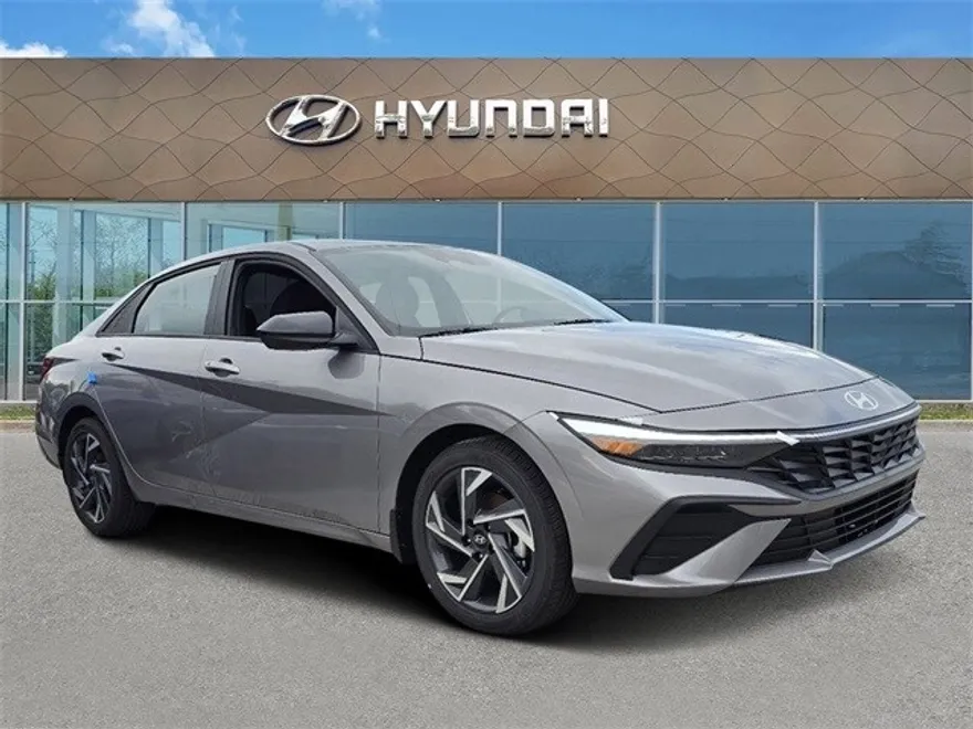 2025 Hyundai Elantra SEL Convenience photo 1