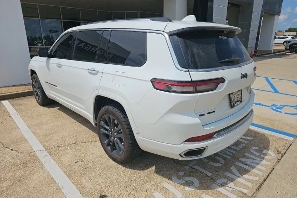 2021 Jeep Grand Cherokee Overland photo 1