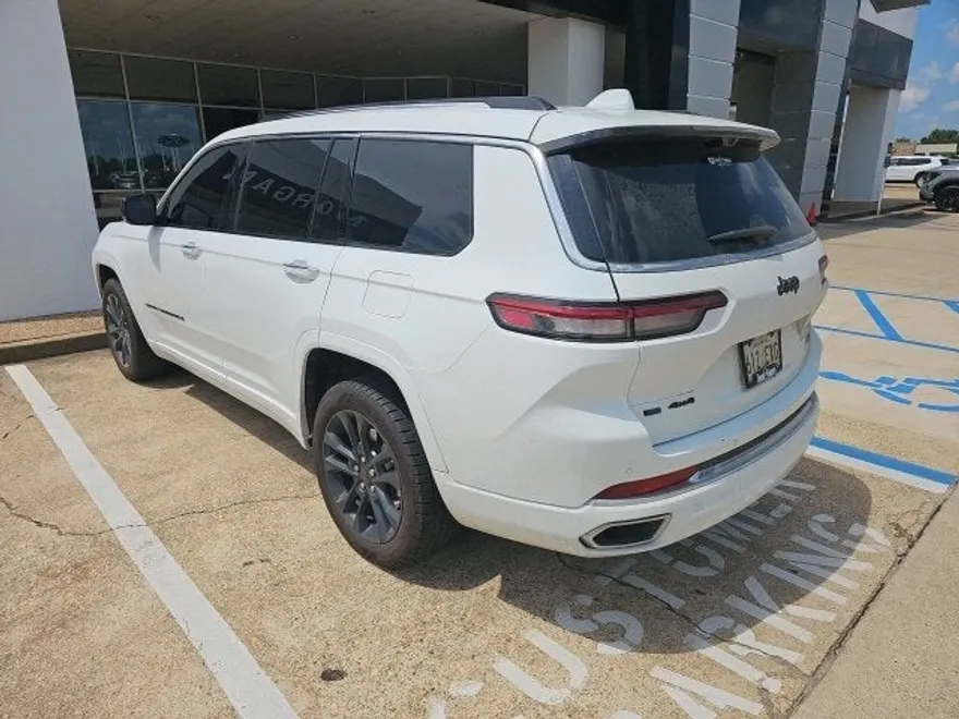 2021 Jeep Grand Cherokee Overland photo 1