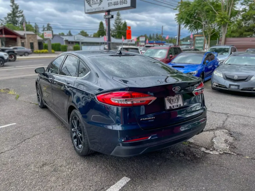 2020 Ford Fusion SE photo 1