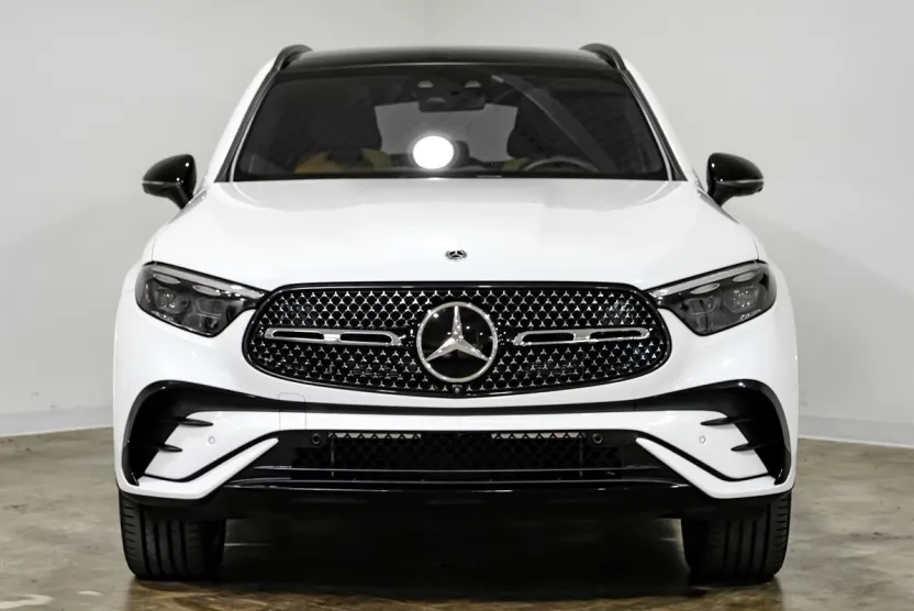 2024 Mercedes Benz GLC 4MATIC 300 photo 1