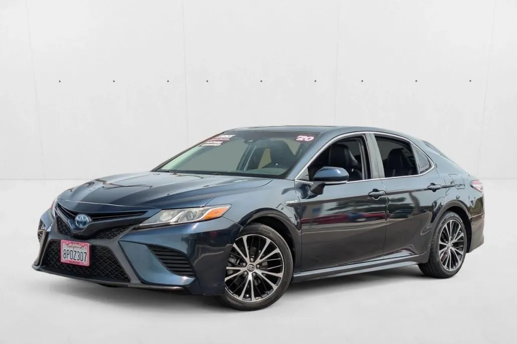 2020 Toyota Camry Hybrid SE photo 1