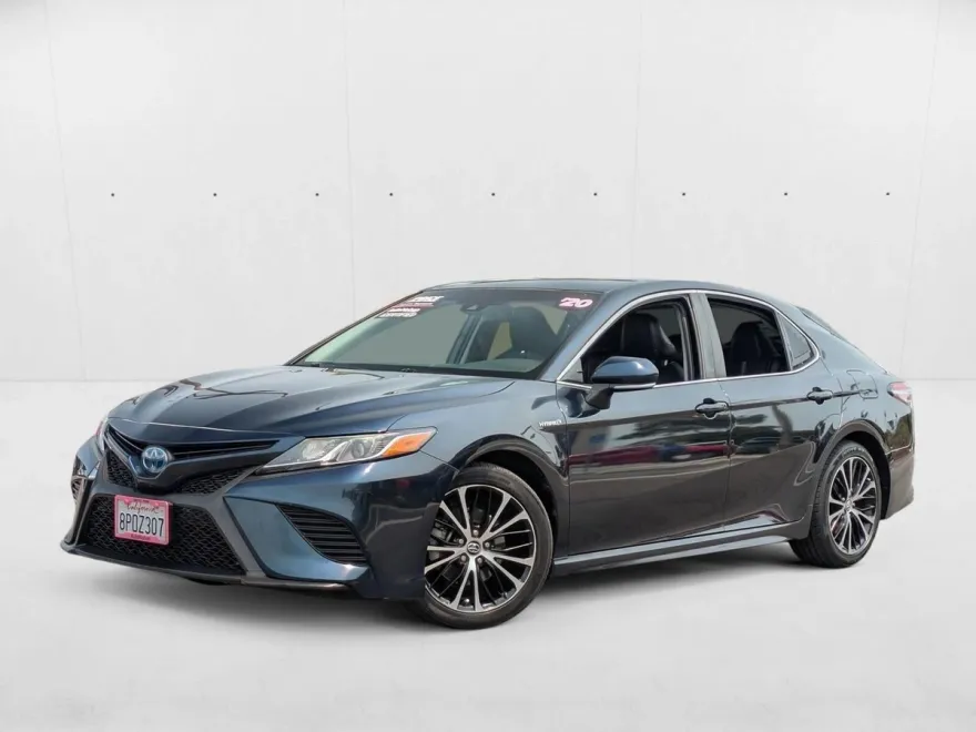 2020 Toyota Camry Hybrid SE photo 1