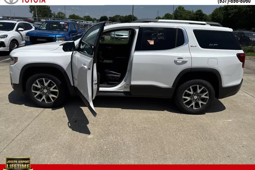 2023 Gmc Acadia SLT photo 1