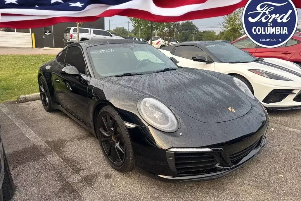 2017 Porsche 911 Coupe photo 1