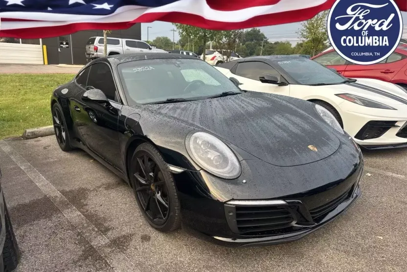 2017 Porsche 911 Coupe photo 1