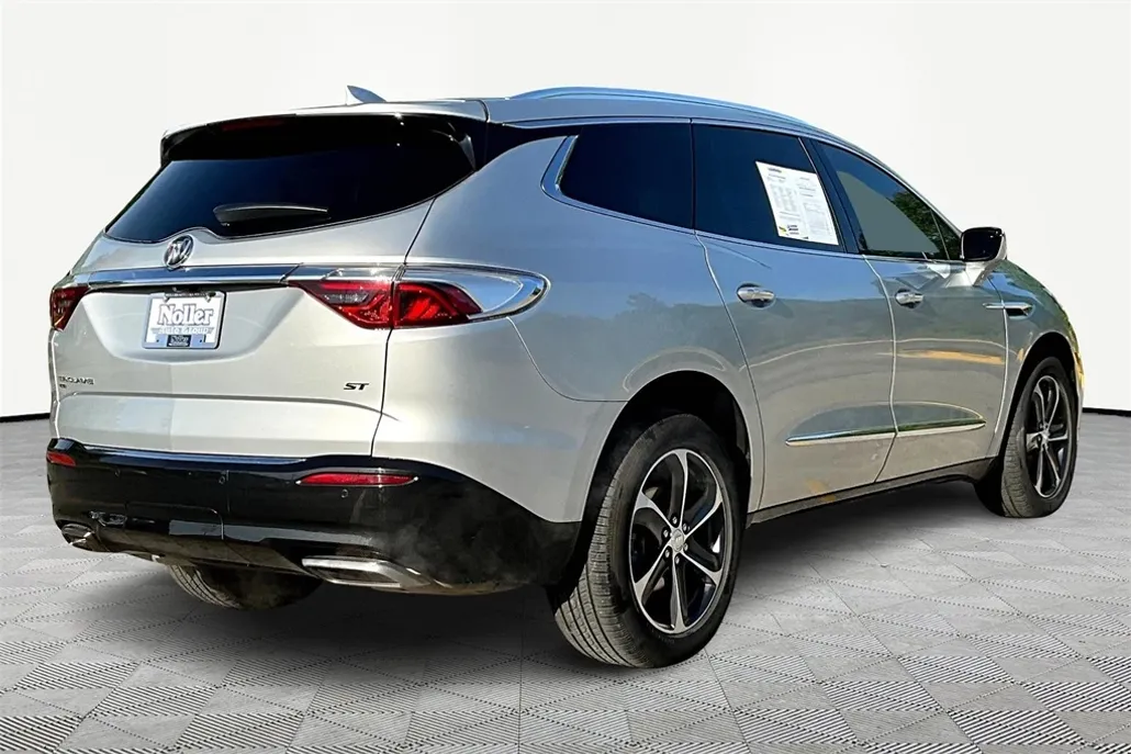 2022 Buick Enclave Essence photo 1