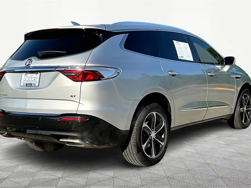 2022 Buick Enclave Essence photo 1