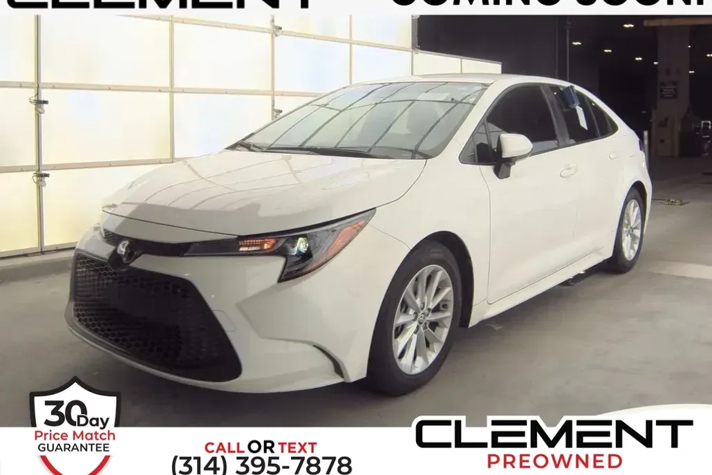 2022 Toyota Corolla LE photo 1