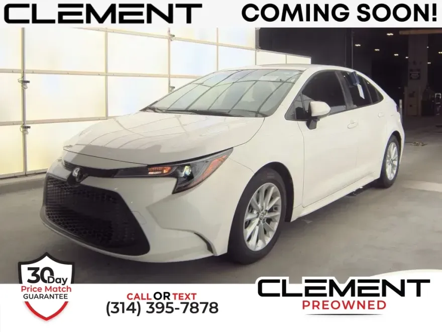 2022 Toyota Corolla LE photo 1