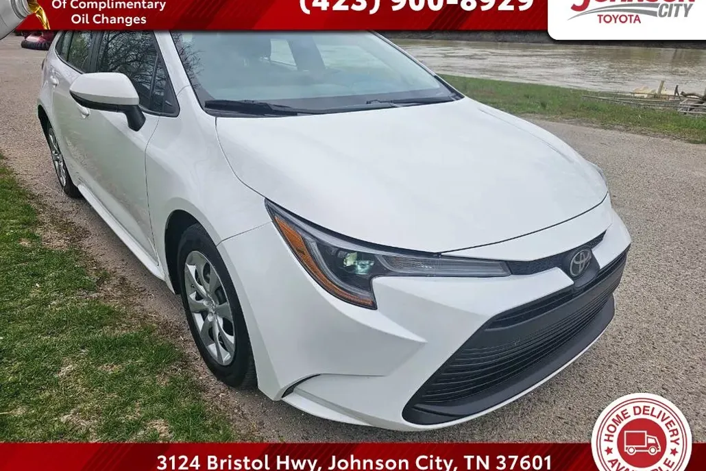 2023 Toyota Corolla LE photo 1