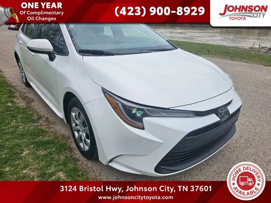 2023 Toyota Corolla LE photo 1