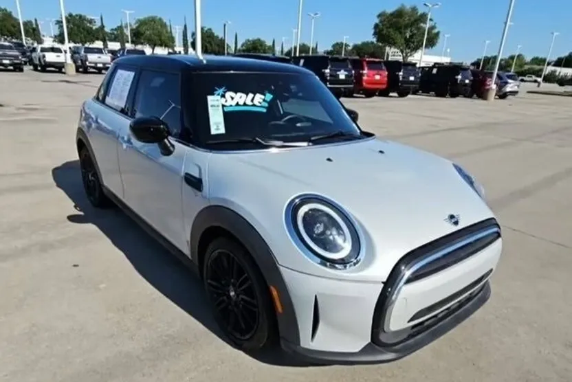 2022 Mini Cooper 4 Door Hardtop Oxford Edition photo 1