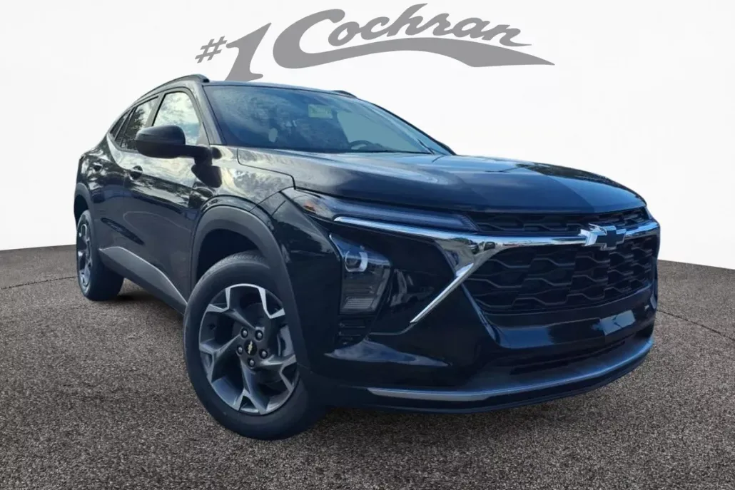 2025 Chevrolet Trax LT photo 1