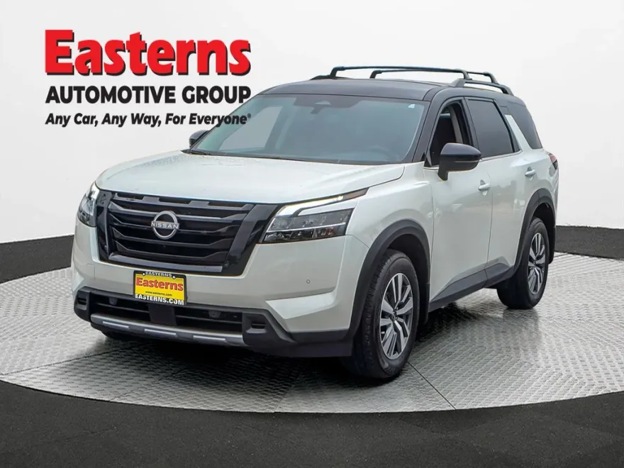 2024 Nissan Pathfinder SL photo 1