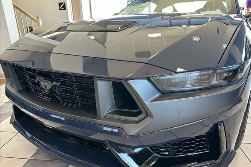 2024 Ford Mustang Dark Horse photo 1