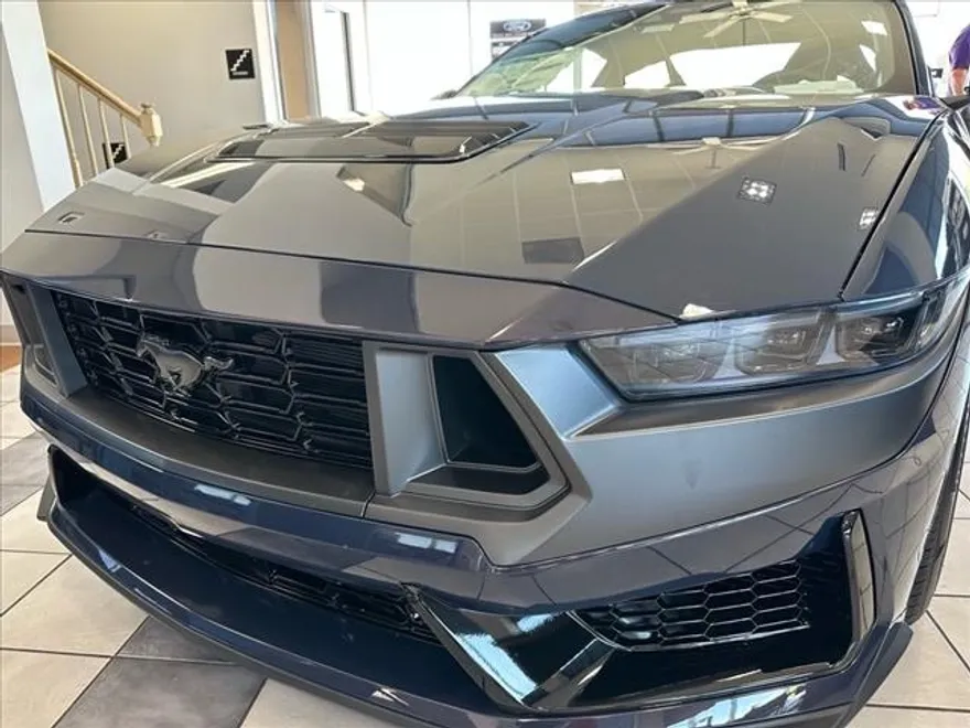 2024 Ford Mustang Dark Horse photo 1