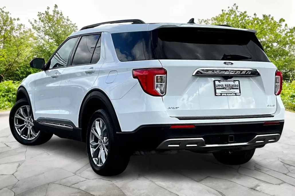2022 Ford Explorer XLT photo 1