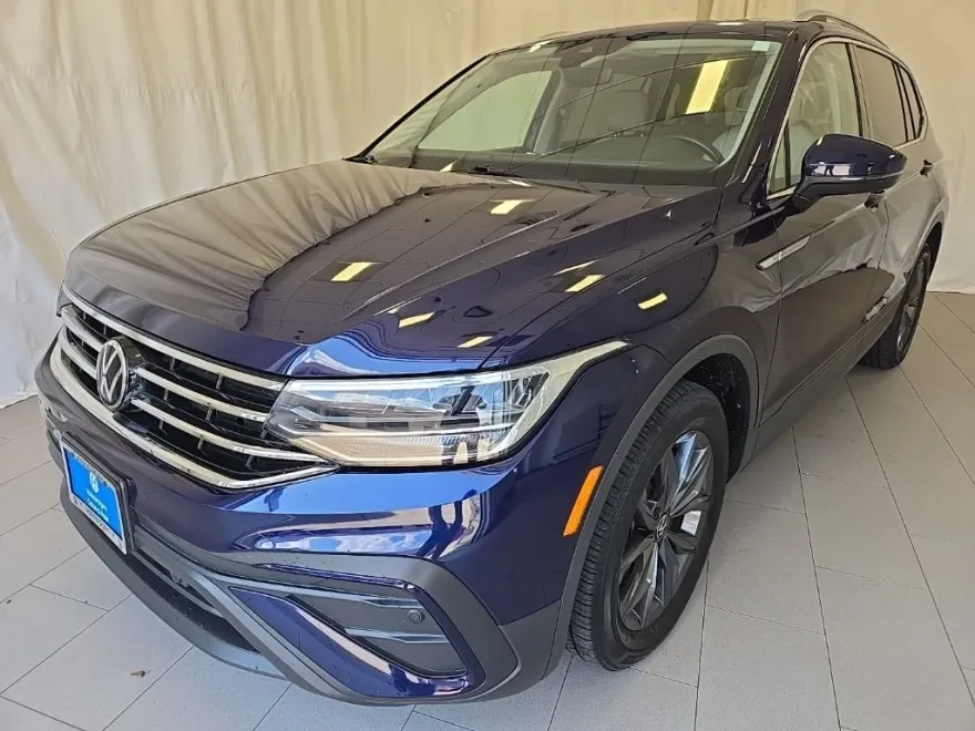 2023 Volkswagen Tiguan SE photo 1