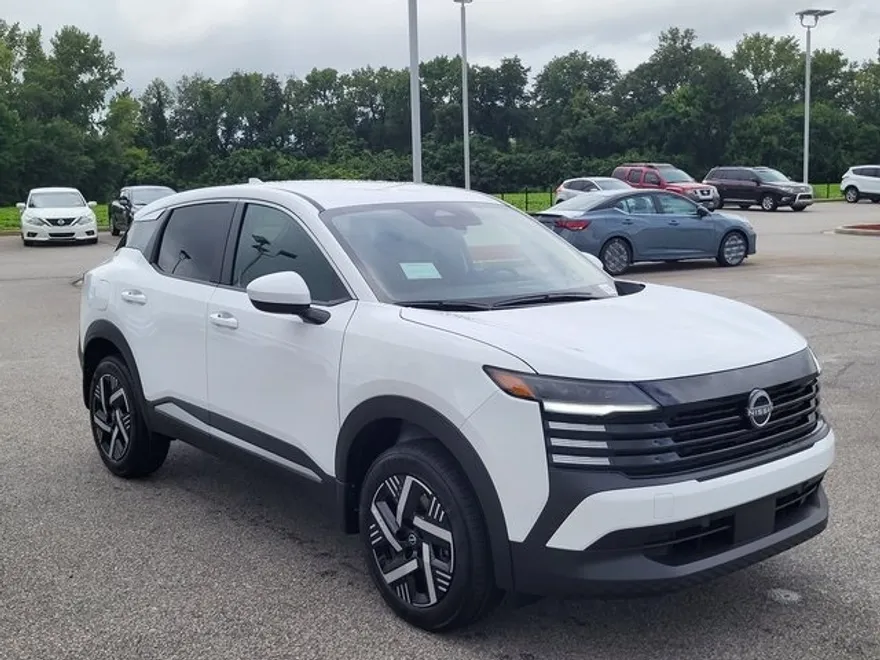 2025 Nissan Kicks SV photo 1