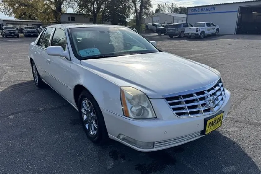 2008 Cadillac DTS Luxury II photo 1