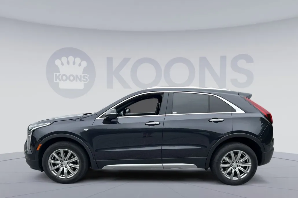 2023 Cadillac XT4 Premium Luxury photo 1