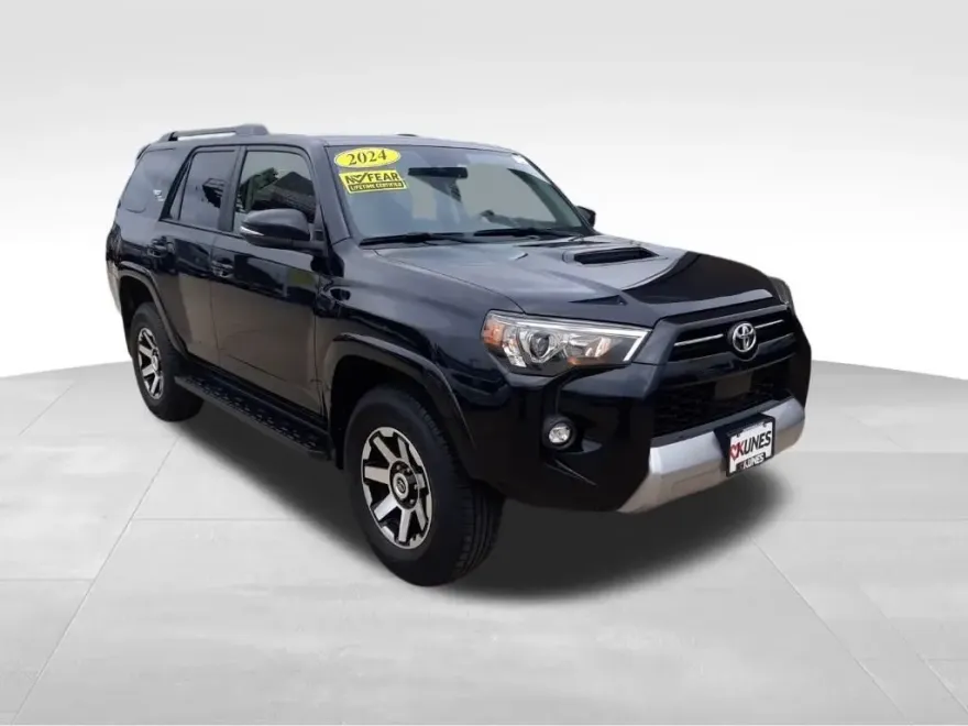 2024 Toyota 4Runner TRD Off-Road Premium photo 1
