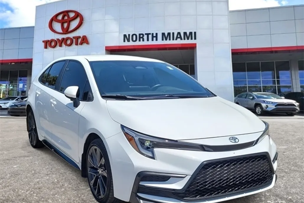 2024 Toyota Corolla SE photo 1
