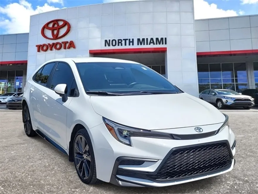 2024 Toyota Corolla SE photo 1