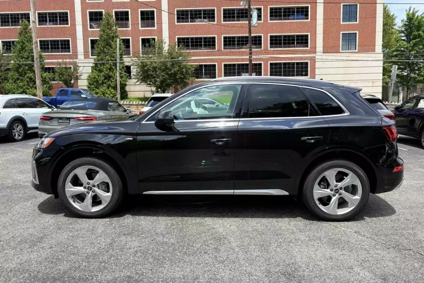 2025 Audi Q5 S line Premium Plus 45 TFSI photo 1