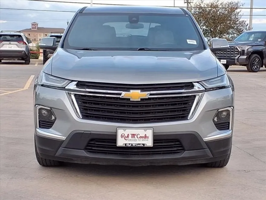 2023 Chevrolet Traverse LS photo 1