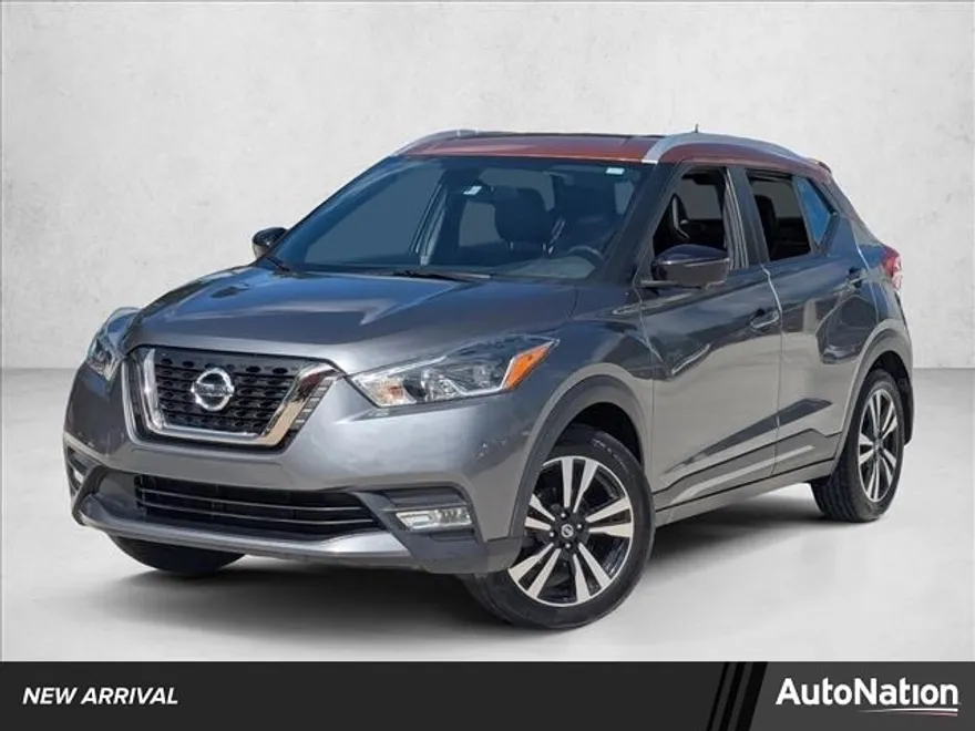 2019 Nissan Kicks SR photo 1