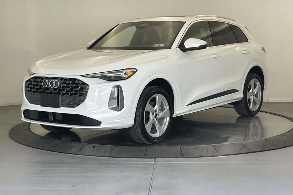 2025 Audi Q5 2.0T Premium Plus photo 1