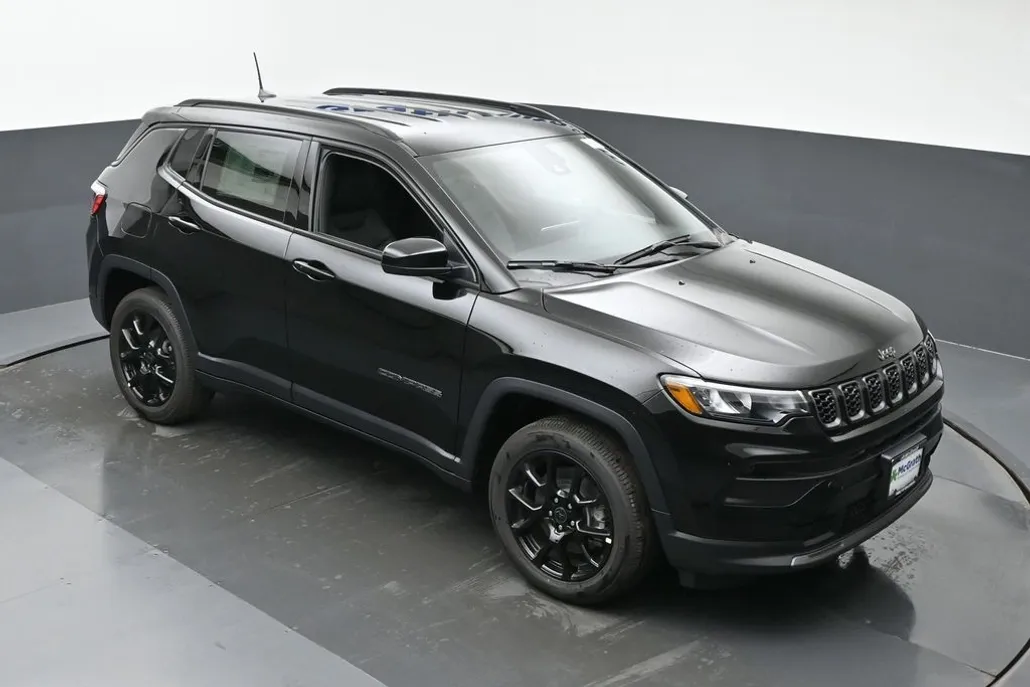 2026 Jeep Compass Latitude photo 1